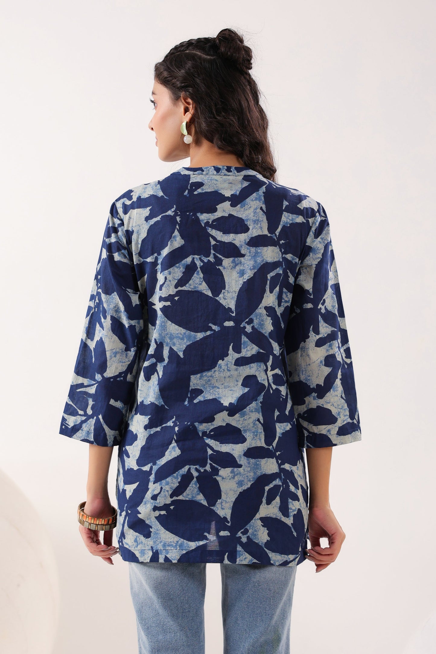 Blue Leaf-Pattern Cotton Top