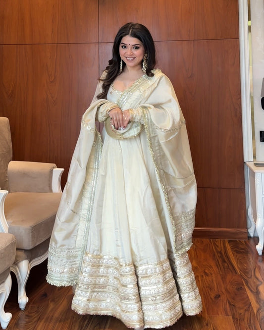Neha's Off White Colour Trending Anarkali Suit Set